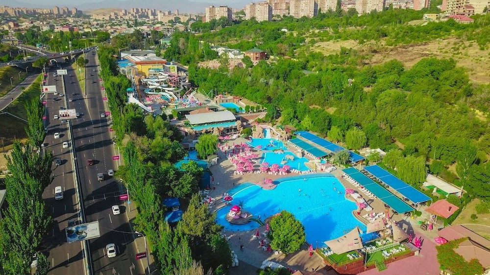 Hôtel · Armenian Village Park Hotel, Yerevan