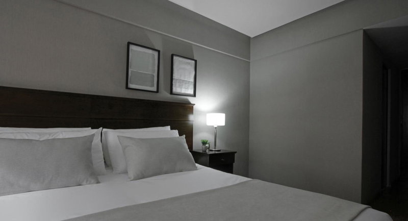 Hotel 8 de Octubre, Retiro, Argentina