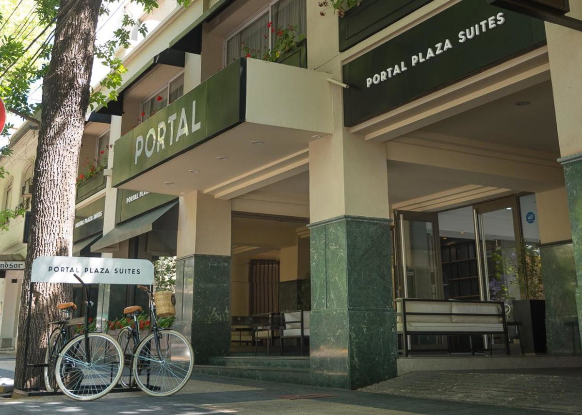Отель · Portal Plaza Suites, Mendoza