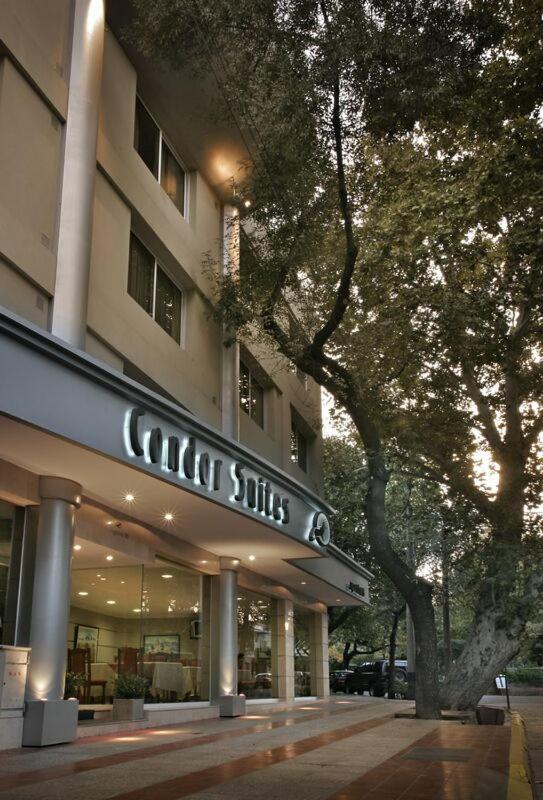 Отель · Cóndor Suites Apart Hotel, Mendoza