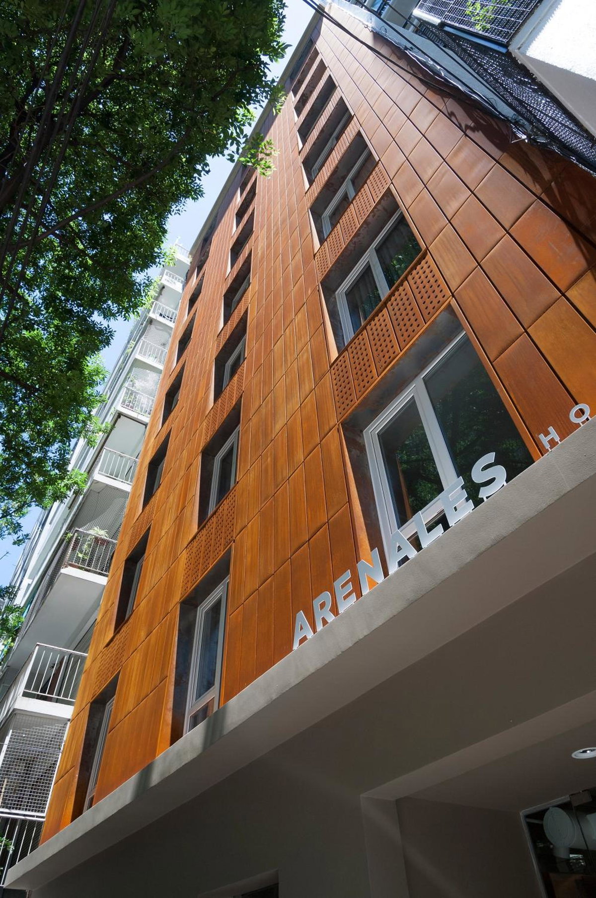Hotel Arenales, Argentine
