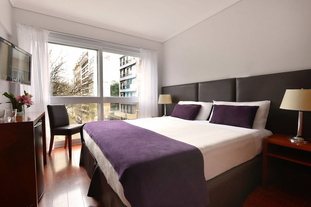 Hotel · Bisonte Libertad, Retiro
