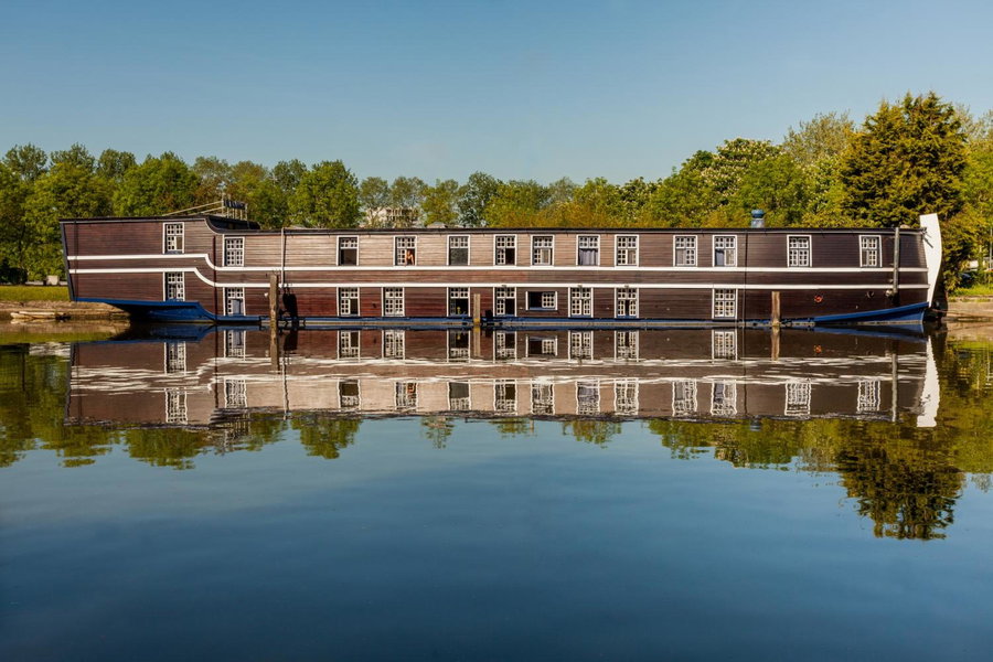 Boat Hotel De Barge, Brugge, Belgium