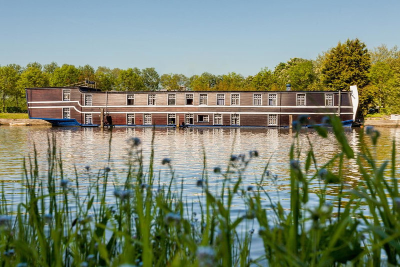 Boat Hotel De Barge, Brugge, Belgium