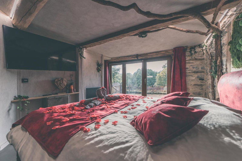 Romantic Getaway - Sauna and Jacuzzi - El Clandestino, Chaudfontaine, Belgium
