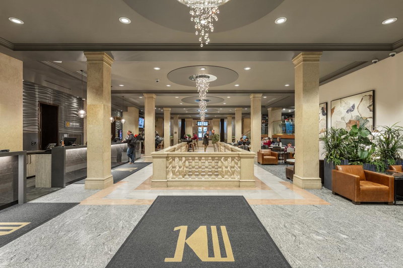 One King West Hotel and Residence, Moss Park, Kanada