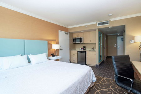 Hampton Inn & Suites, by Hilton - Vancouver Downtown, West End, Canada