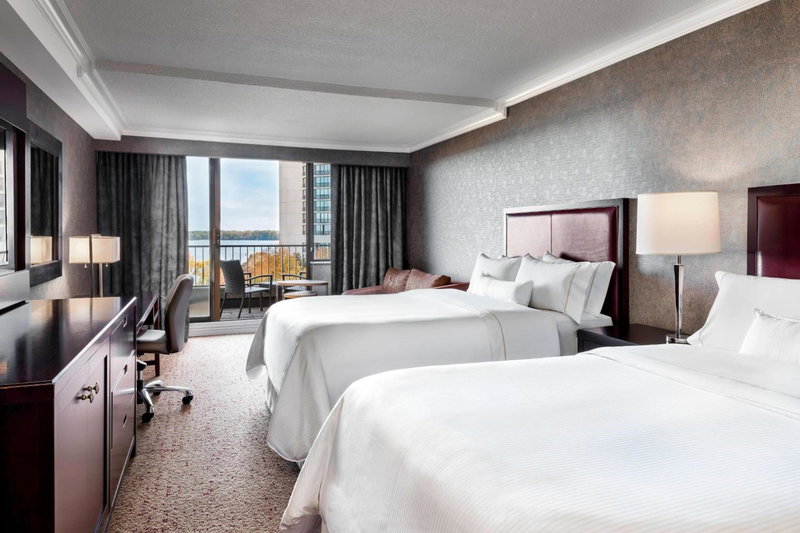 The Westin Harbour Castle, Toronto, Waterfront Communities-The Island, Канада