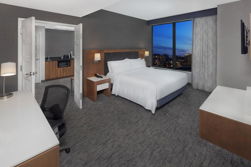 Holiday Inn Hotel & Suites - Montreal Centre-ville Ouest by IHG, Montreal, Canada