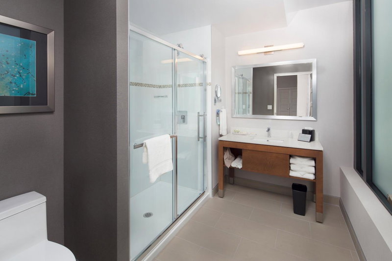 Holiday Inn Hotel & Suites - Montreal Centre-ville Ouest by IHG, Montreal, Canada