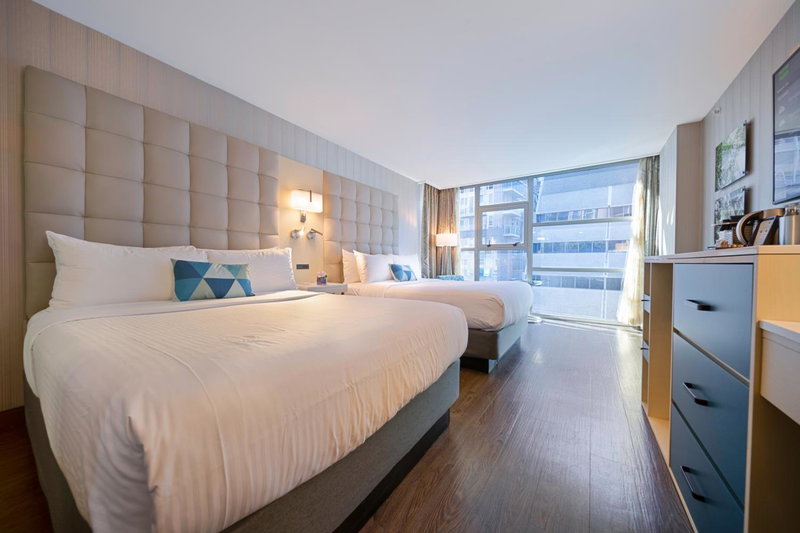 Hotel BLU, West End, Canada
