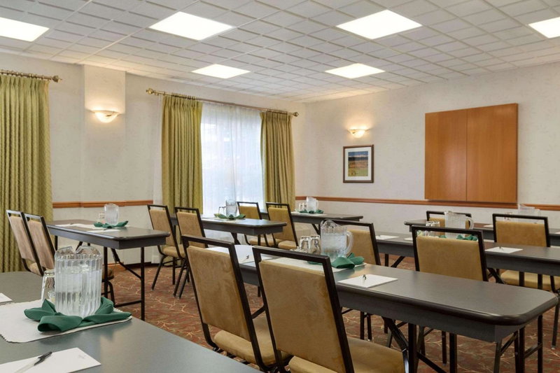 Country Inn & Suites by Radisson, Calgary-Northeast, Calgary, Canada