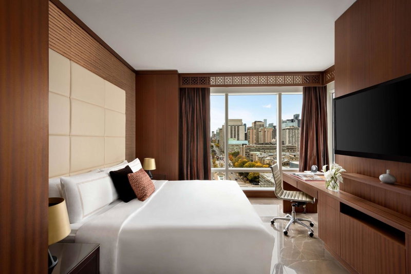 Shangri-La Toronto, Bay Street Corridor, Canada