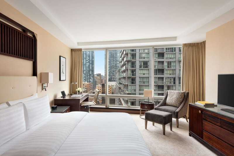 Shangri-La Toronto, Bay Street Corridor, Canada