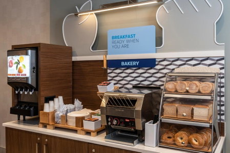Holiday Inn Express Toronto Downtown by IHG, Moss Park, Canada