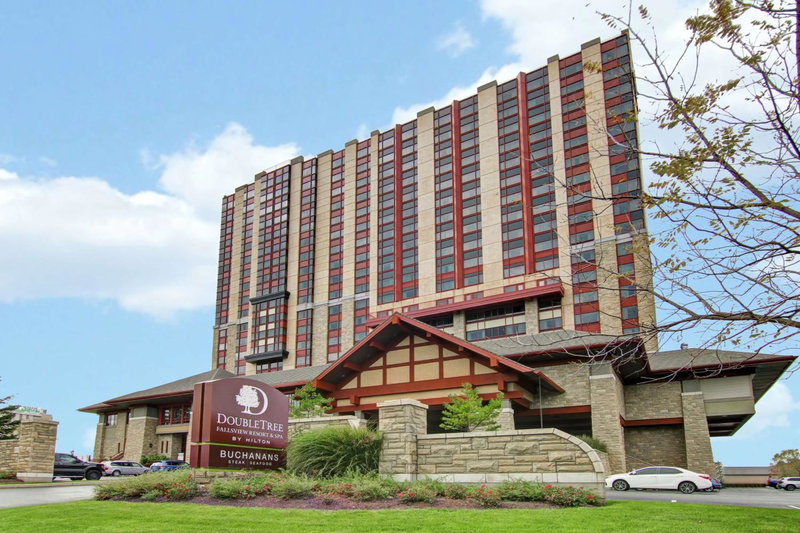 DoubleTree Fallsview Resort & Spa by Hilton - Niagara Falls, Niagara Falls, Canada