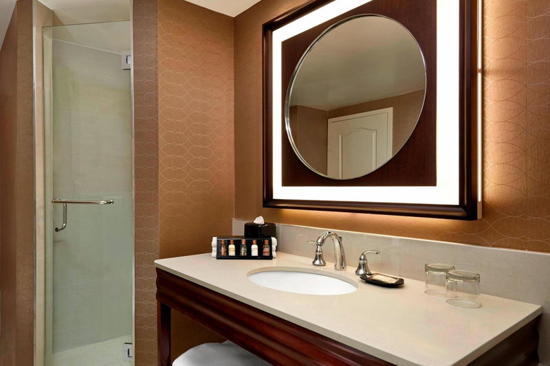 Sheraton Suites Calgary Eau Claire, Calgary, Canada
