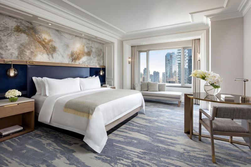 The St. Regis Toronto, Bay Street Corridor, Канада