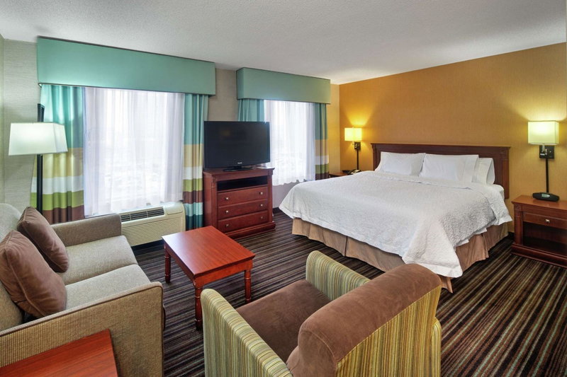 Hampton Inn & Suites by Hilton Toronto Airport, West Humber-Clairville, Canada