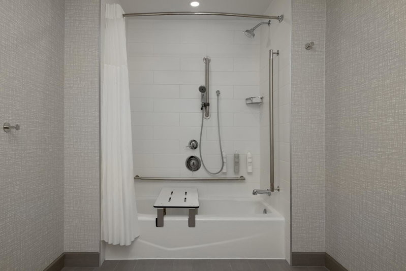 Hampton Inn & Suites by Hilton Toronto Downtown, Church-Yonge Corridor, Canada