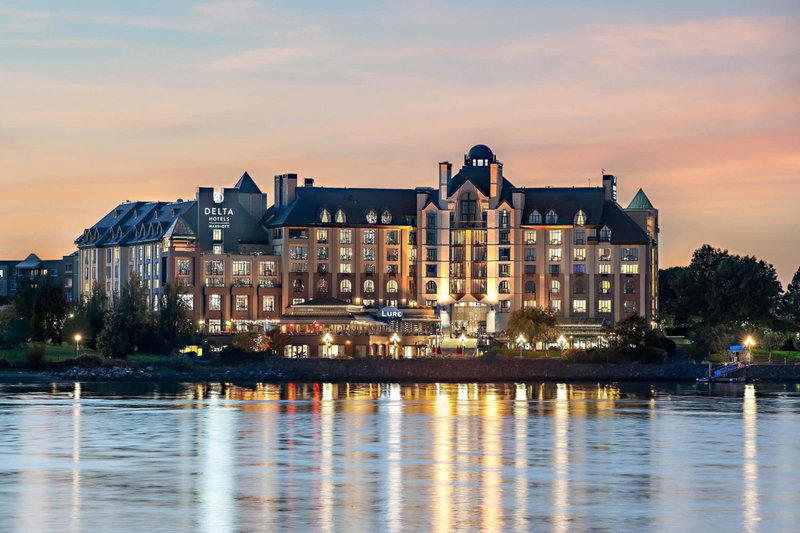 Delta Hotels by Marriott Victoria Ocean Pointe Resort, Victoria, Canada
