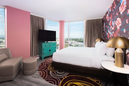 Versante Hotel, Richmond, Kanada