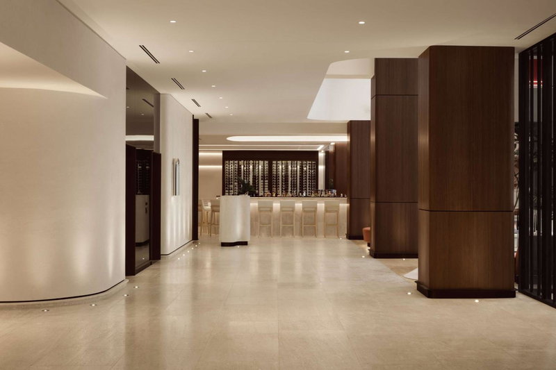 Vogue Hotel Montreal Downtown, Curio Collection by Hilton, Montreal, Канада