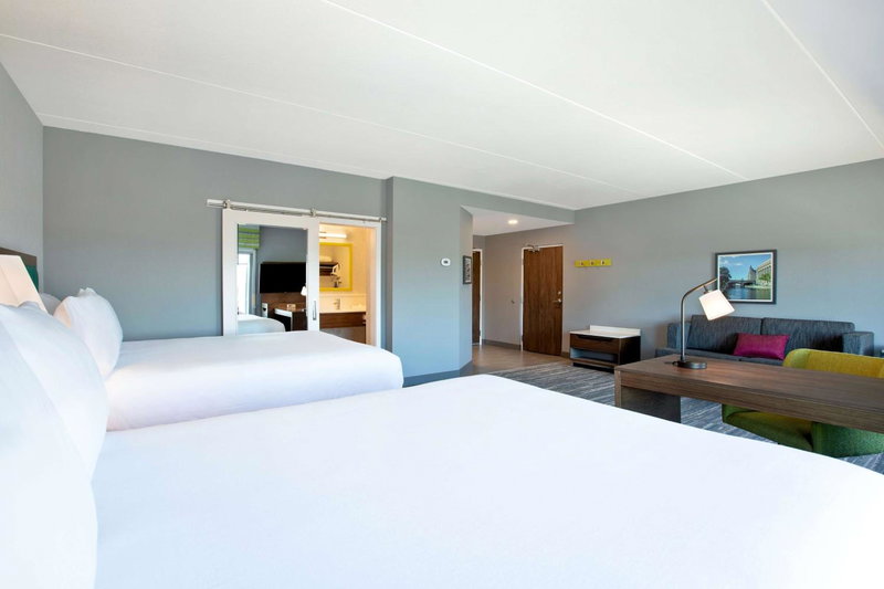 Hampton Inn & Suites Ottawa West, Ontario, Canada, Nepean, Canada
