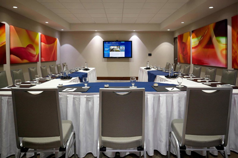 Delta Hotels by Marriott Kingston Waterfront, Kingston, Канада