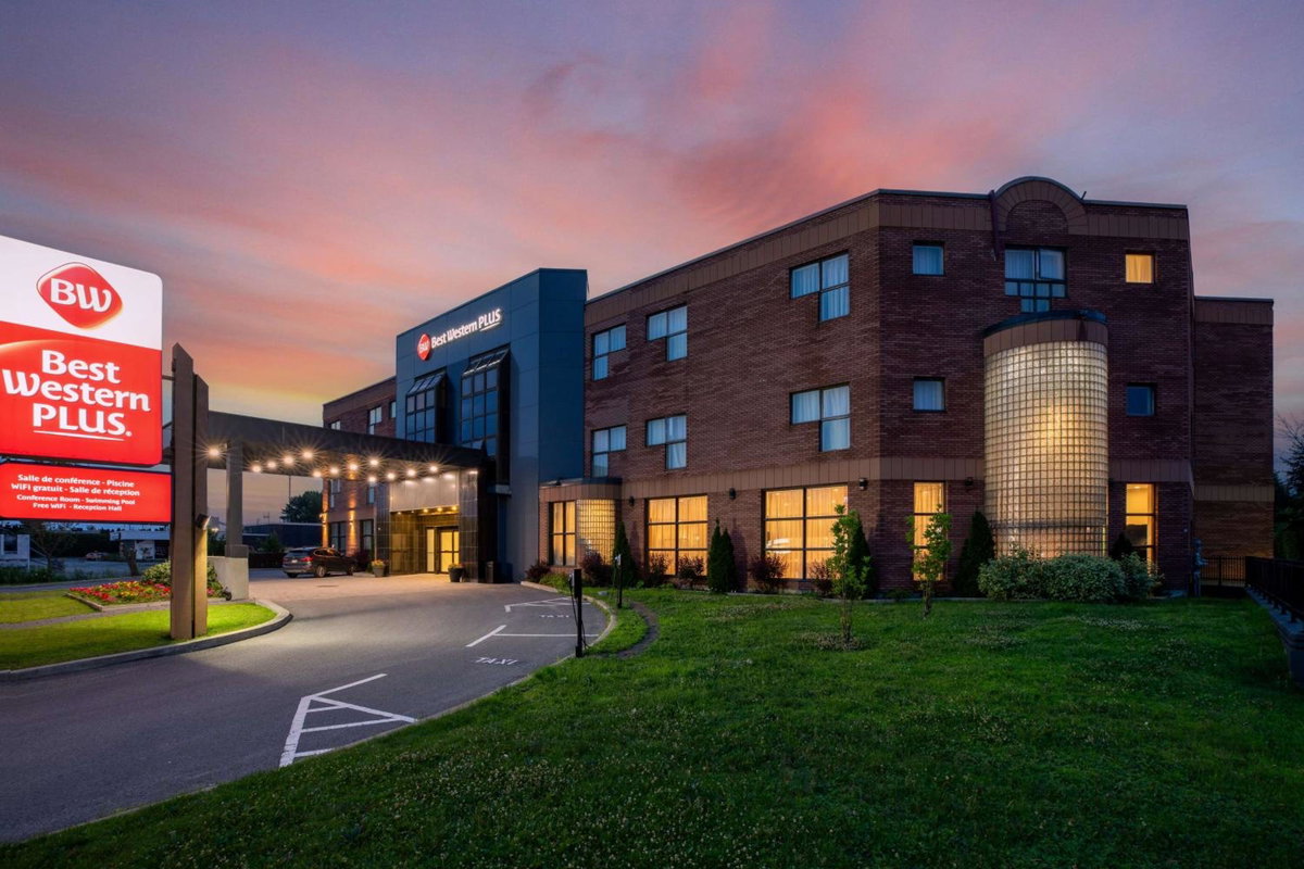 Отель · Best Western Plus Montreal East, Varennes