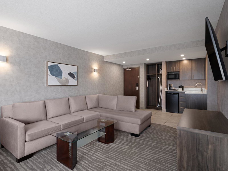 Holiday Inn Calgary Airport by IHG, Calgary, Канада