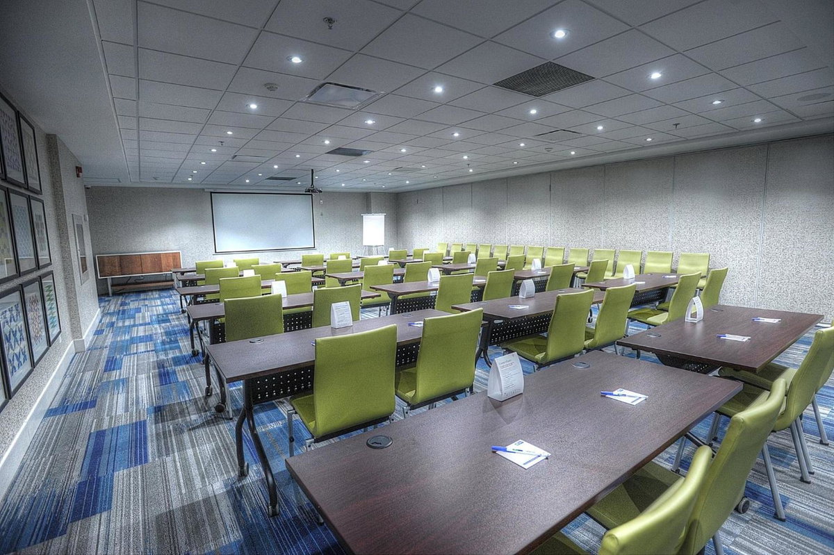 Holiday Inn Express & Suites Toronto Airport West by IHG, Canada