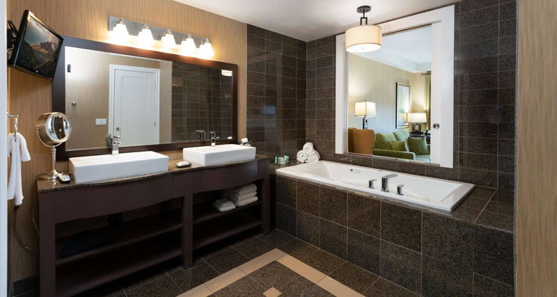 Prestige Oceanfront Resort, WorldHotels Luxury, Langford, Canada