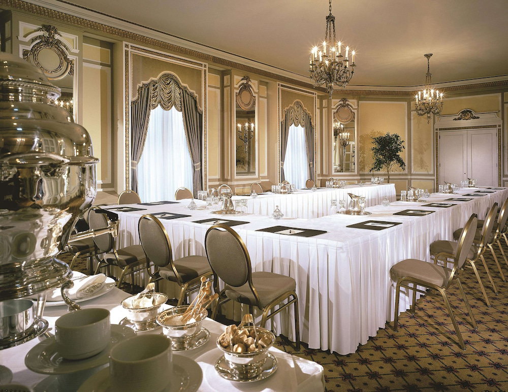Fairmont Chateau Laurier, Канада