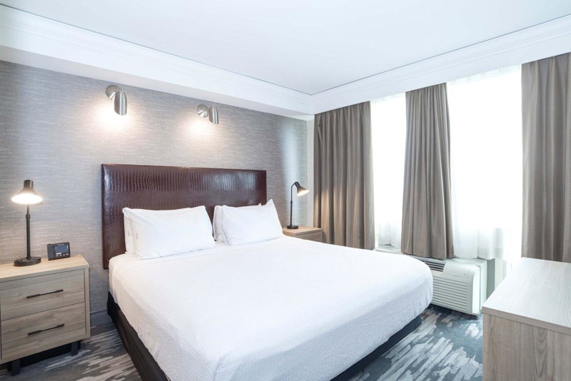 Sandman Signature Toronto Airport Hotel, West Humber-Clairville, Canada