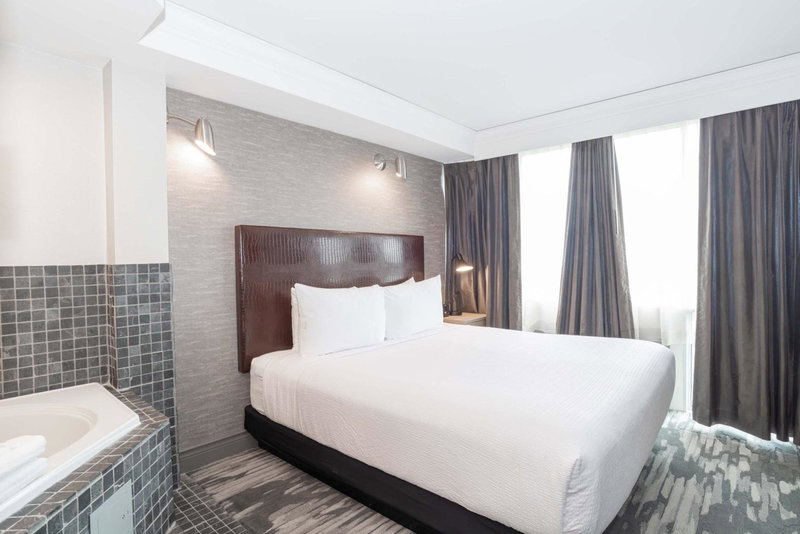 Sandman Signature Toronto Airport Hotel, West Humber-Clairville, Canada