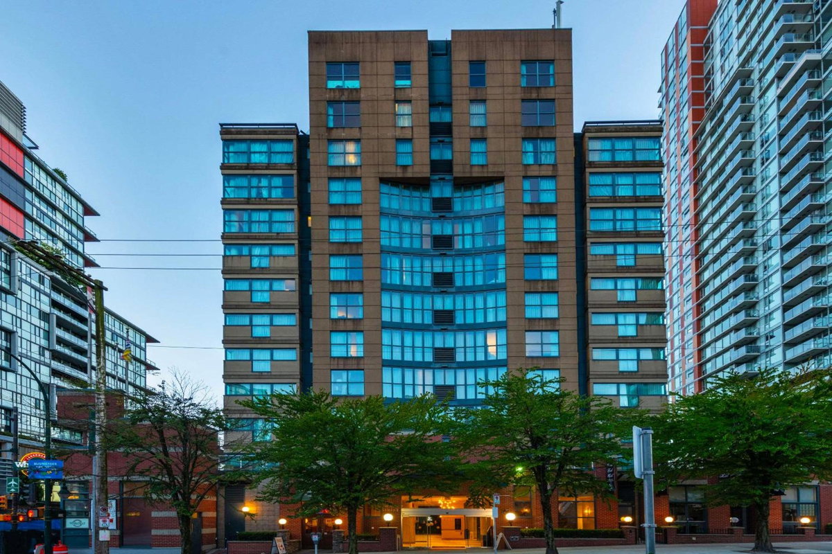 Hotel · Grand Park Hotel & Suites Downtown Vancouver, an Ascend Collection Hotel, West End