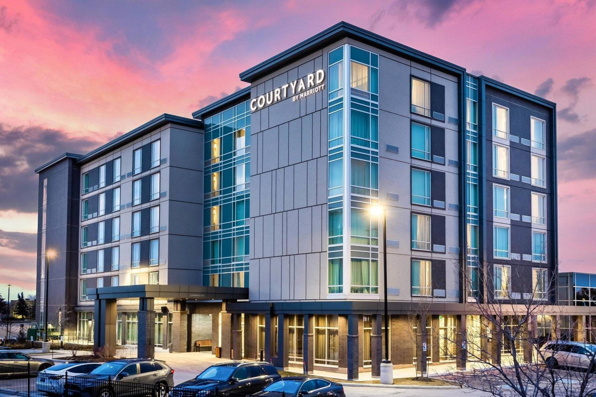 Отель · Courtyard by Marriott Burlington-Oakville, Burlington