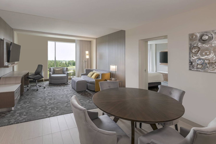Courtyard by Marriott Burlington-Oakville, Burlington, Canada
