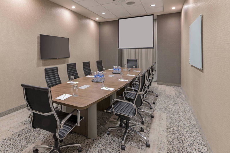 Courtyard by Marriott Burlington-Oakville, Burlington, Canada