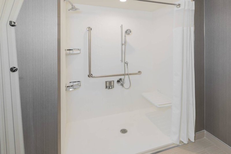 Courtyard by Marriott Burlington-Oakville, Burlington, Canada