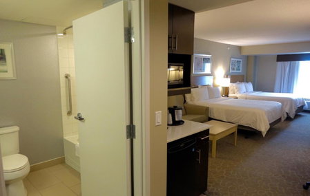 Holiday Inn Express & Suites Oshawa Downtown - Toronto Area by IHG, Oshawa, Canada