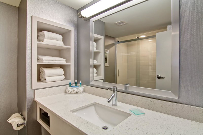 Holiday Inn Express & Suites Oshawa Downtown - Toronto Area by IHG, Oshawa, Canada