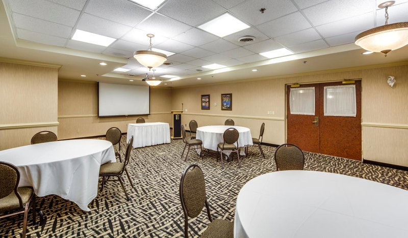 Monte Carlo Inn Brampton, Brampton, Canada