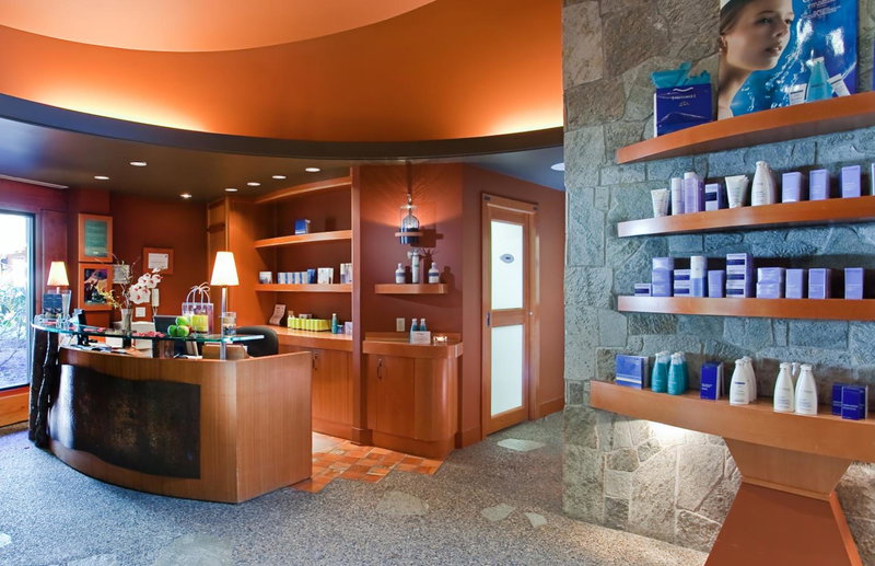 Harrison Hot Springs Resort & Spa, Chilliwack, Canada