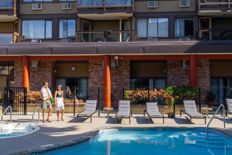 Whistler Village Inn & Suites, Whistler, Canada