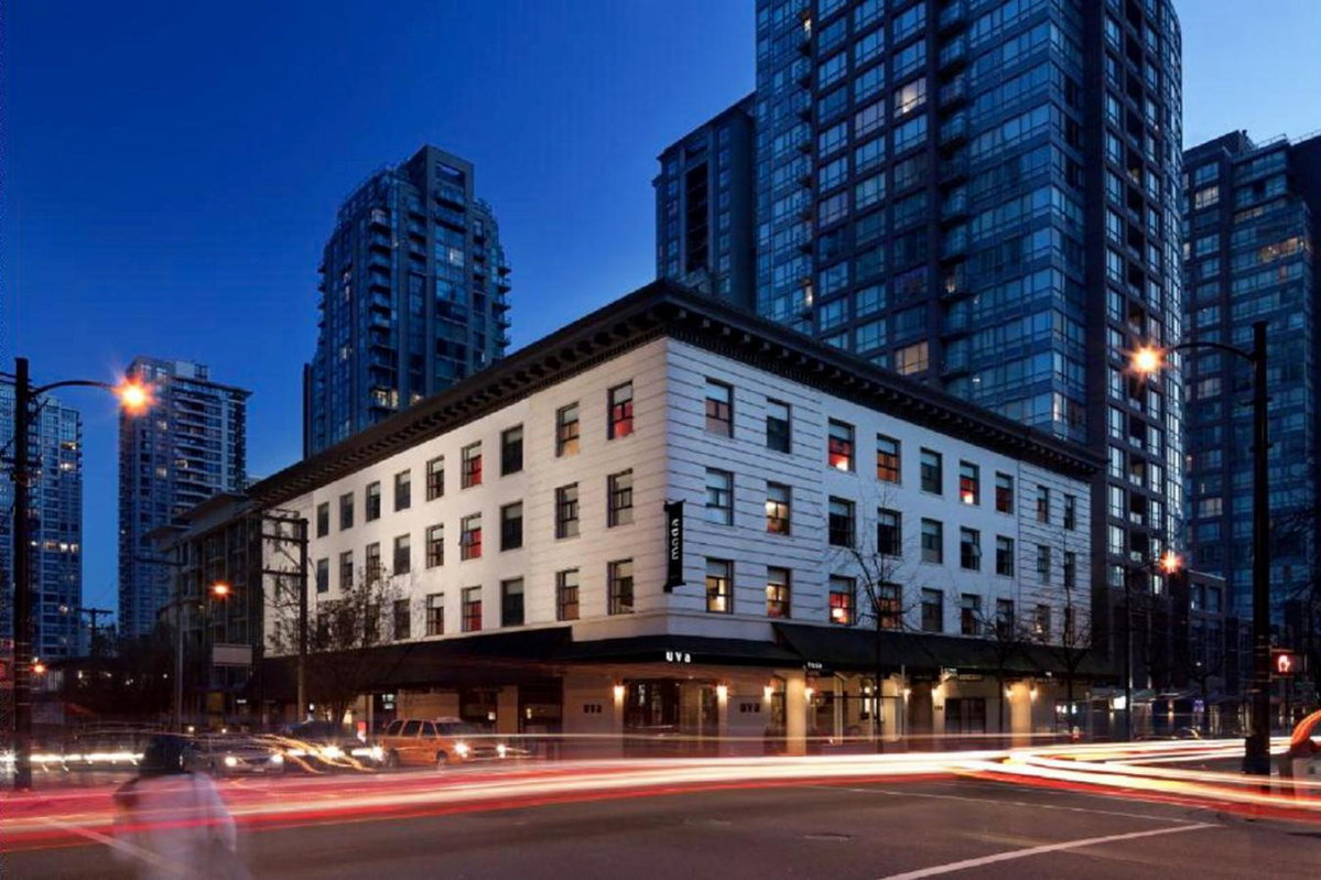 Moda Hotel, Canada