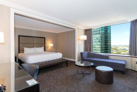 Sandman Signature Edmonton Downtown Hotel, Edmonton, Canada
