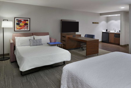 Hampton Inn & Suites Montreal-Dorval, Dollard-Des Ormeaux, Canada