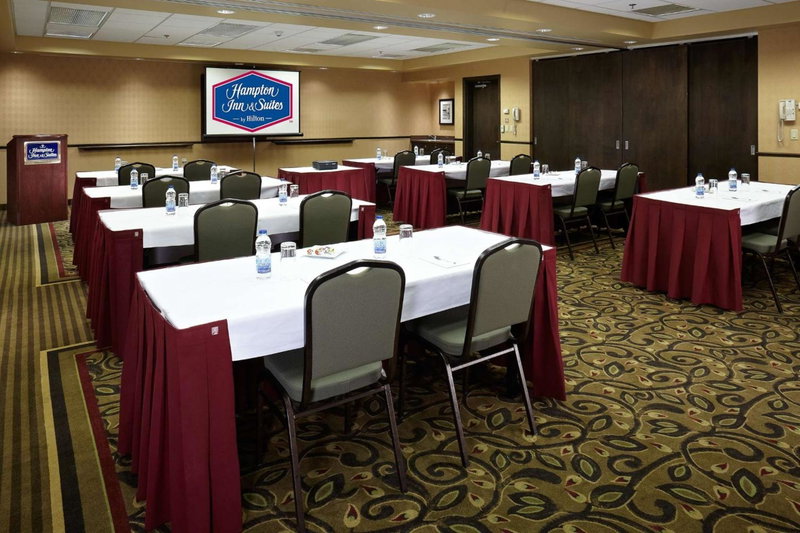 Hampton Inn & Suites Montreal-Dorval, Dollard-Des Ormeaux, Canada